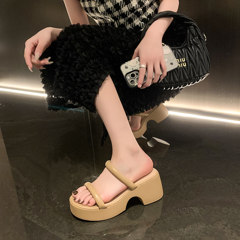2024-summer-new-french-elegant-retro-thick-sole-one-strap-slippers-women-open-toe-outdoor-roman-sandals_3 2024 Summer New French Elegant Retro Thick Sole One-Strap Slippers Women Open Toe Outdoor Roman Sandals