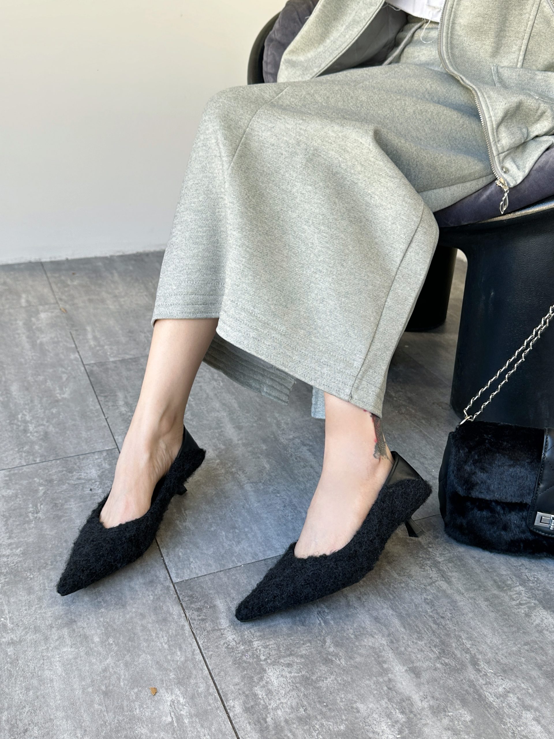 diairiz-womens-kitten-heel-mule-shoes-two-way-wear-low-heel-felt-ankle-strap-fashion-european-and-american-style_2 DIAIRIZ Women's Kitten Heel Mule Shoes Two-Way Wear Low Heel Felt Ankle Strap Fashion European and American Style