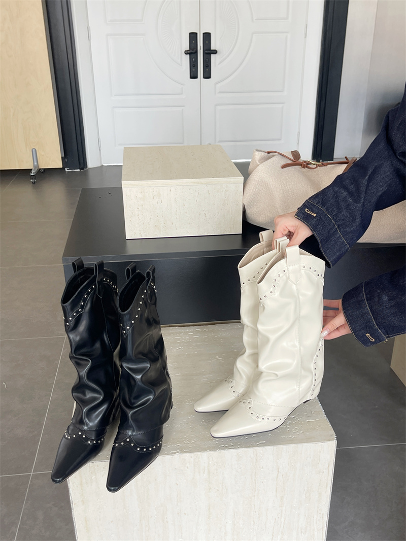 pointed-toe-wedge-boots-2026-new-retro-high-heel-tube-boots-niche-versatile-high-top-fashion-boots-for-women_2 Pointed Toe Wedge Boots 2026 New Retro High Heel Tube Boots Niche Versatile High Top Fashion Boots for Women