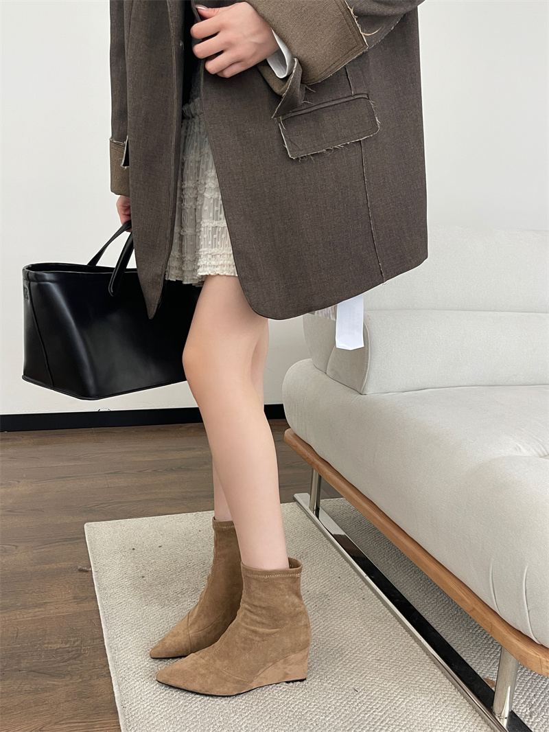 vintage-suede-pointed-toe-ankle-boots-for-women-low-heel-stretch-slim-boots-french-style-thick-sole-martin-boots_1 Vintage Suede Pointed Toe Ankle Boots for Women Low Heel Stretch Slim Boots French Style Thick Sole Martin Boots